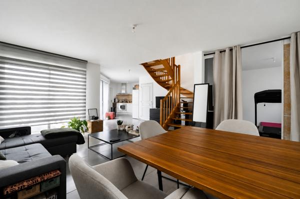 Maison 4 pièce(s) 97 m2 , Trelaze