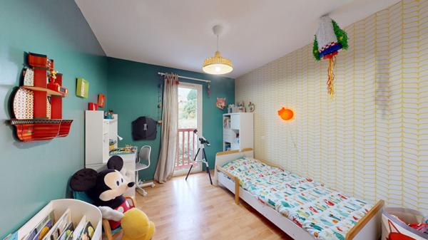 Maison 5 pièces sur 3 niveaux jardinet et garage Larressore