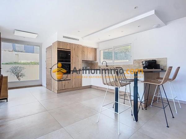 Vente                                                      Villa
                        
                     4 pièces                      110 m2                     à Tresserre