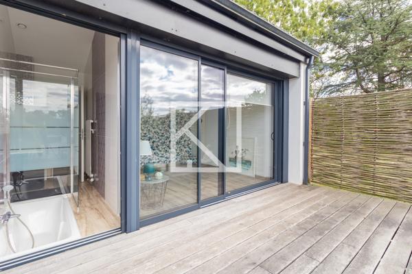 MAISON CONTEMPORAINE AVEC PISCINE