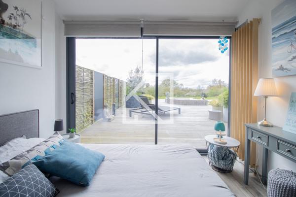 MAISON CONTEMPORAINE AVEC PISCINE
