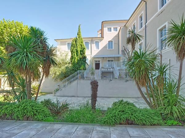 Appartement
         3 pièces
        - 99 m² 210 000 € *