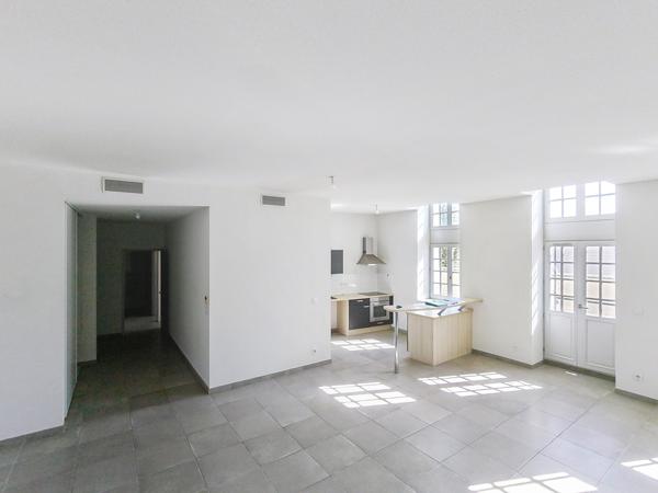 Appartement
         3 pièces
        - 99 m² 210 000 € *