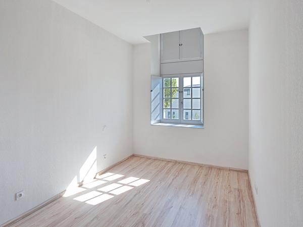 Appartement
         3 pièces
        - 99 m² 210 000 € *