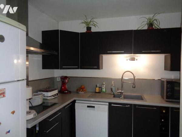 Appartement T4 de 82,78 m² en parfait état avec accès tram et commerces à pied