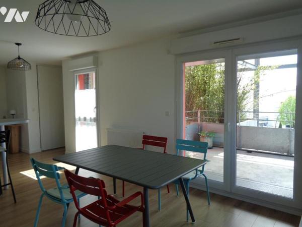 Appartement T4 de 82,78 m² en parfait état avec accès tram et commerces à pied