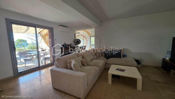 Maison en pierre de 180 m²