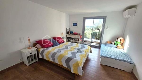 Maison en pierre de 180 m²