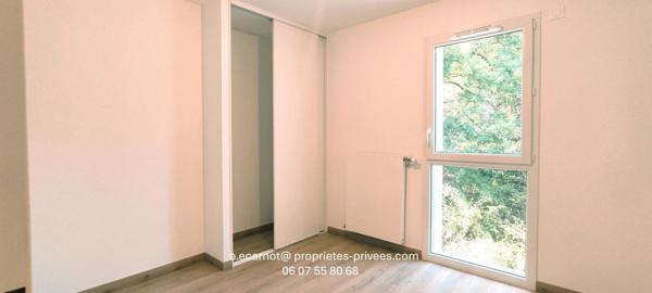 CLAIX 38640 - Appartement T4 - Terrasse 15 m² - 1er étage / 2