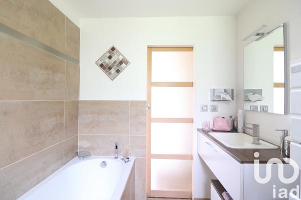 Maison à vendre 8 pièces 160 m² Saint-Rémy-lès-Chevreuse