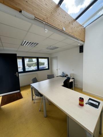 Bureau Saint-Martin-des-Champs 150 m²