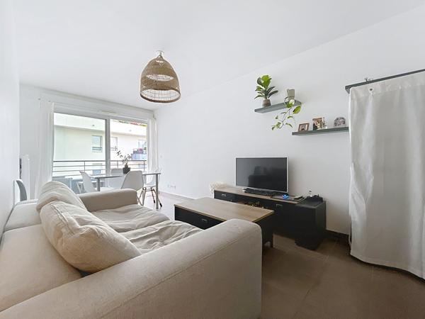 A vendre - Appartement T2 de 45 m² avec balcon et garage dans résidence récente (2012) avec ascenseur "Angers Gare/ Visitation"