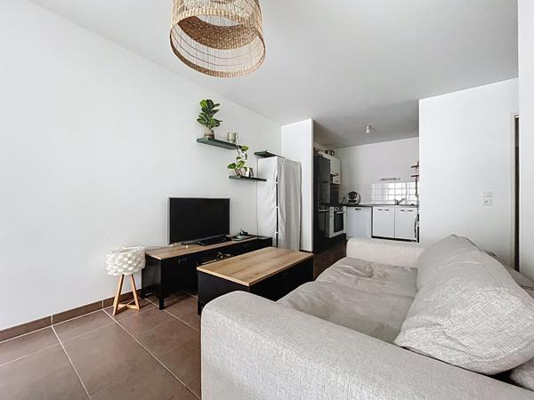 A vendre - Appartement T2 de 45 m² avec balcon et garage dans résidence récente (2012) avec ascenseur "Angers Gare/ Visitation"