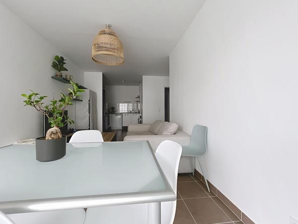 A vendre - Appartement T2 de 45 m² avec balcon et garage dans résidence récente (2012) avec ascenseur "Angers Gare/ Visitation"