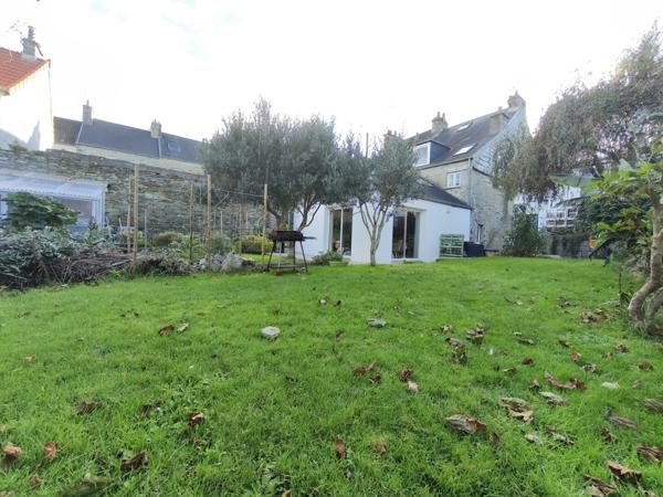 Maison de ville + Garage + Jardin