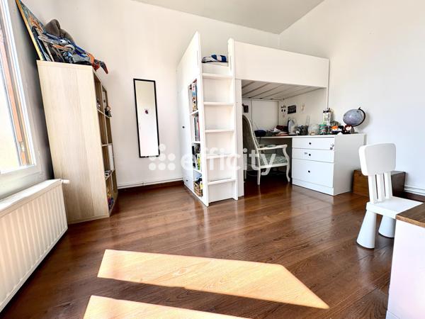 Maison
         4 pièces
        - 71 m² 299 000 € *