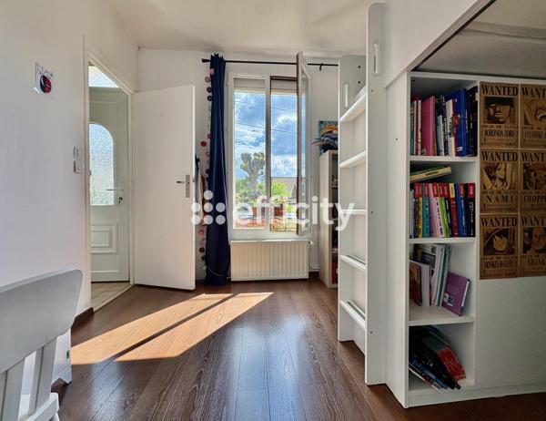 Maison
         4 pièces
        - 71 m² 299 000 € *