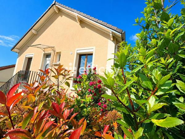 Maison
         4 pièces
        - 71 m² 299 000 € *