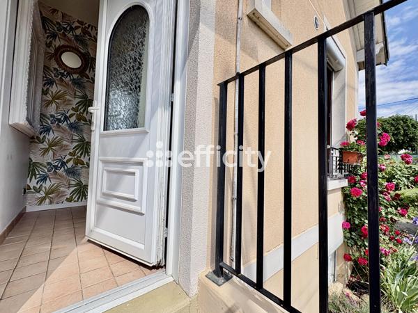 Maison
         4 pièces
        - 71 m² 299 000 € *