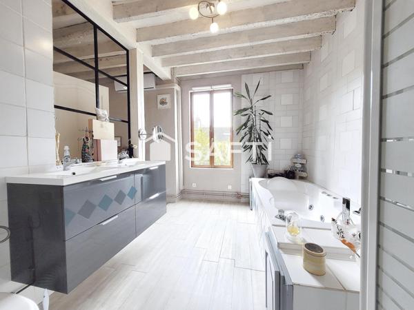 Maison de ville ancienne totalement rénovée