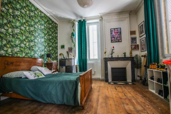 SECTEUR SAINT ANDRÉ DE CUBZAC (5MN)-Ensemble immobilier de rapport en pierres.
