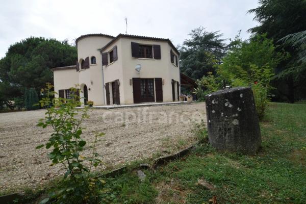 Maison 4 chambres, 1 bureau, dépendances, terrain clos 22694m2 à MEILHAN SUR GARONNE (47)