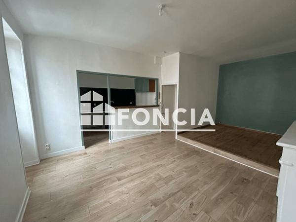 Location Appartement 3 pièces 72 m² - 113 RUE THIERS Rochefort 17300