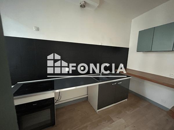 Location Appartement 3 pièces 72 m² - 113 RUE THIERS Rochefort 17300