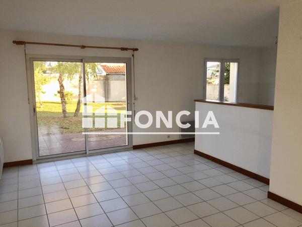 Location Maison 5 pièces 112.84 m² - 39 RUE BEAUSEJOUR L'houmeau 17137