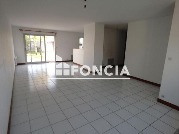 Location Maison 5 pièces 112.84 m² - 39 RUE BEAUSEJOUR L'houmeau 17137