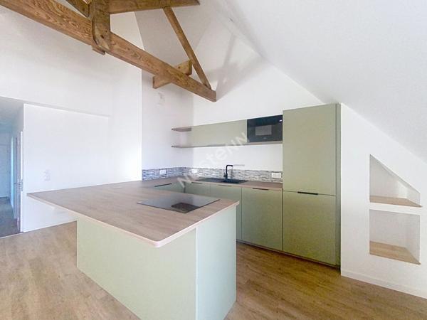A vendre- Appartement rénové de 60m2 en centre-ville de Chateau Gontier Sur Mayenne 2 pièces