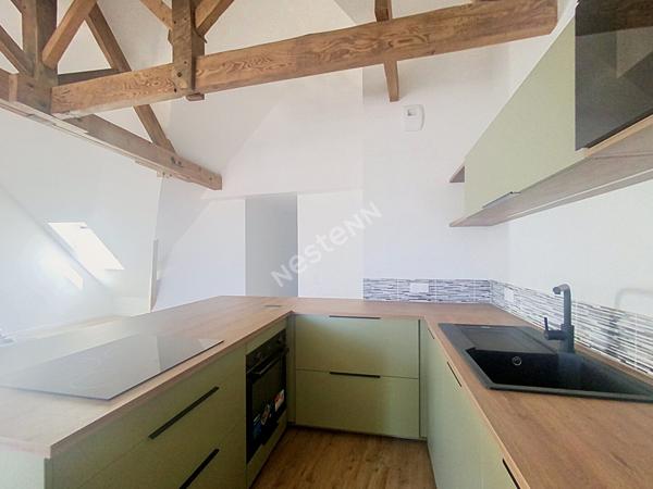A vendre- Appartement rénové de 60m2 en centre-ville de Chateau Gontier Sur Mayenne 2 pièces