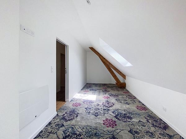 A vendre- Appartement rénové de 60m2 en centre-ville de Chateau Gontier Sur Mayenne 2 pièces