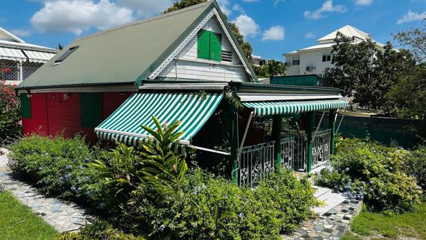 EN EXCLUSIVITE - A VENDRE – GRANDE MAISON FAMILIALE AVEC FORT POTENTIEL LOCATIF - QUARTIER RECHERCHE SAINTE ANNE