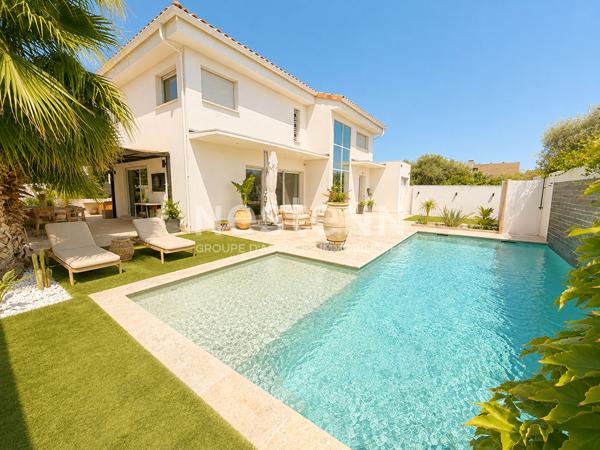 Maison Marignane 5 pièces 156,3 m², 3 chambres, bureau, piscine, jardin, terrasse, exposition plein sud, prestations haut de gamme