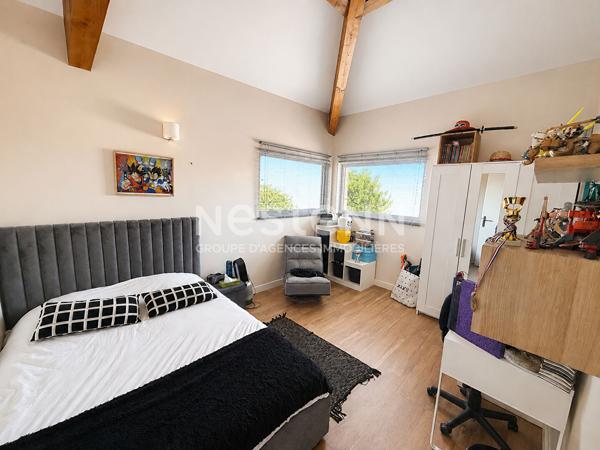 Maison Marignane 5 pièces 156,3 m², 3 chambres, bureau, piscine, jardin, terrasse, exposition plein sud, prestations haut de gamme