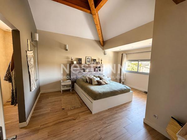Maison Marignane 5 pièces 156,3 m², 3 chambres, bureau, piscine, jardin, terrasse, exposition plein sud, prestations haut de gamme