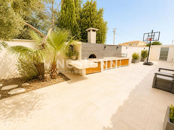 Maison Marignane 5 pièces 156,3 m², 3 chambres, bureau, piscine, jardin, terrasse, exposition plein sud, prestations haut de gamme