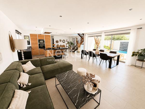 Maison Marignane 5 pièces 156,3 m², 3 chambres, bureau, piscine, jardin, terrasse, exposition plein sud, prestations haut de gamme
