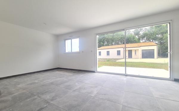 Maison à vendre    4 pièces •  Breuillet