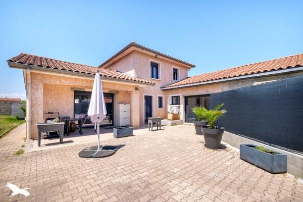 Maison à vendre 560 304 € Vaulx-en-Velin 5 p 140 m² DPE C