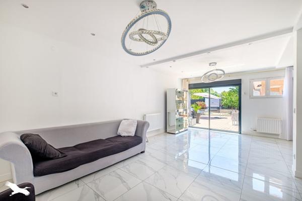 Maison à vendre 560 304 € Vaulx-en-Velin 5 p 140 m² DPE C