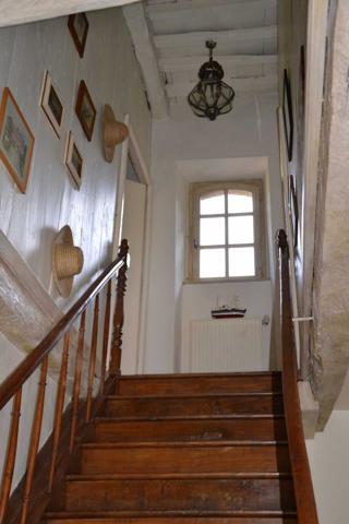 Maison ancienne - Le bugue Belle maison en pierre du 18ème restaurée, 3 chambres, véranda, proche de tous commerces.Terrasse couverte avec four à pain et terrain plat piscinable d'environ 2000m².