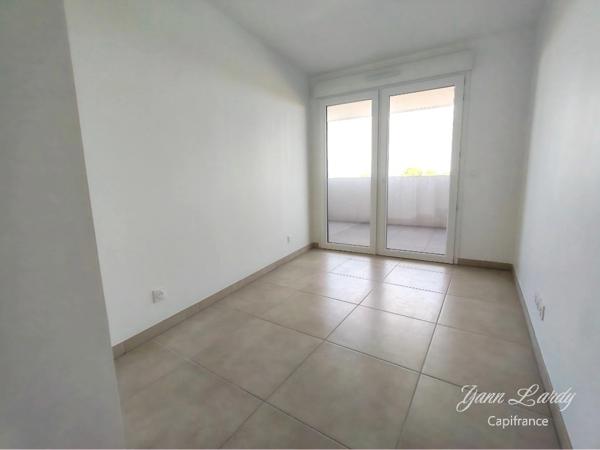 CAP D’AGDE – CENTRE-PORT | Résidence ICONIC : T3 de standing modulable en suite parentale avec 2 WC, vie tout à pied et stationnement XXL uniq