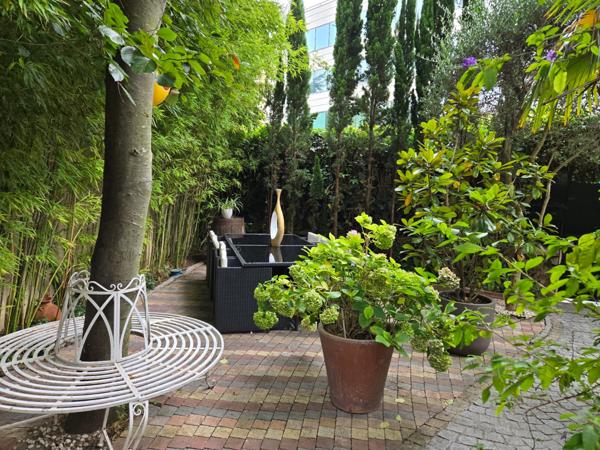 Puteaux (92800) Puteaux / Les Bergères - Triplex d'exception, climatisé, jardin privatif, garage, emplacement parking