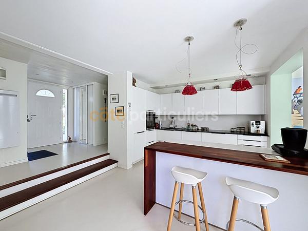 Vente
                Maison164 m² - 7 Pièces -
                    Biarritz (64200)