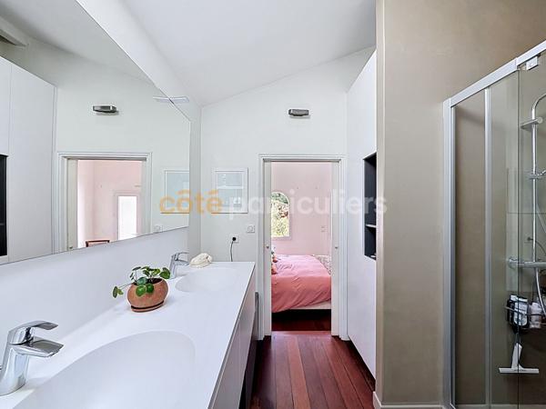 Vente
                Maison164 m² - 7 Pièces -
                    Biarritz (64200)