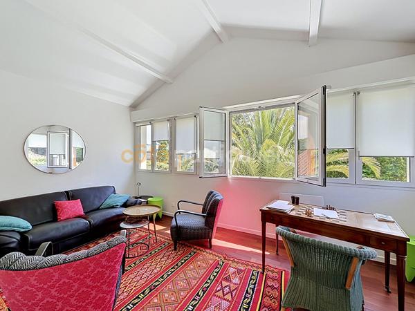 Vente
                Maison164 m² - 7 Pièces -
                    Biarritz (64200)