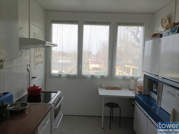 Appartement
                                                                                                                                                                                                                                                                                                                        3 pièce(s)                                                                                                                                                                                                          2 chambre(s)                                                                                                                                                                                                          60  m²