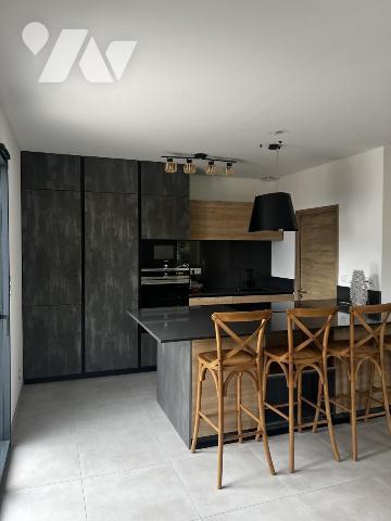 Maison de type 4 avec couloir de nage et dépendance 